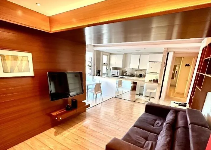 Flat Bem Localizado, Espacoso E Infraestrutura Completa