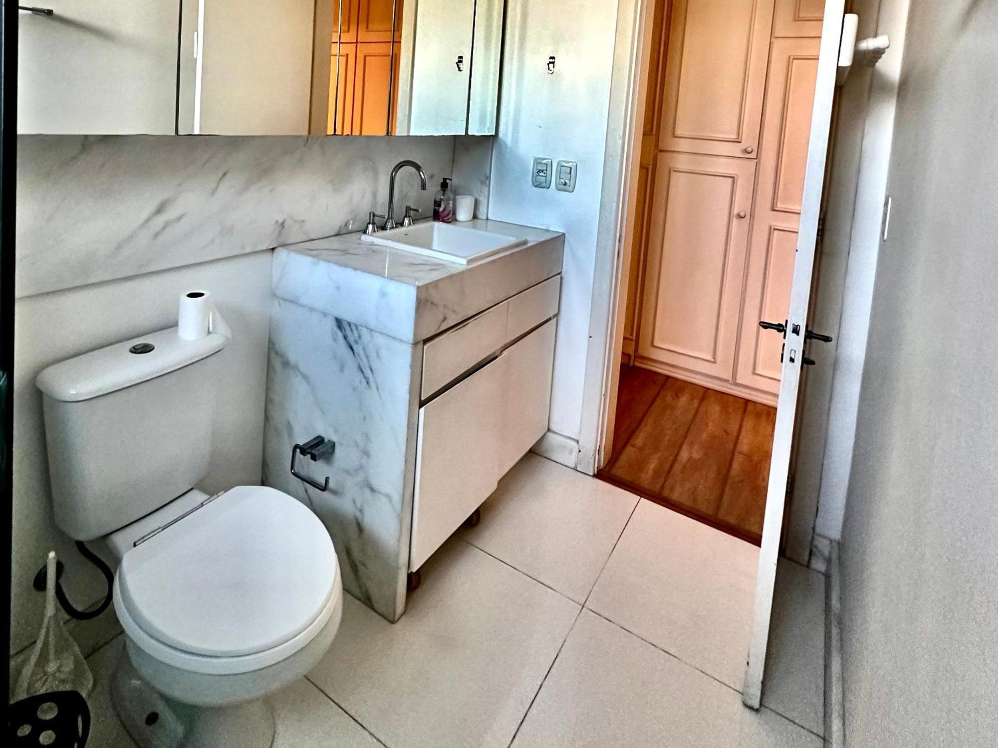 Flat Bem Localizado, Espacoso E Infraestrutura Completa
